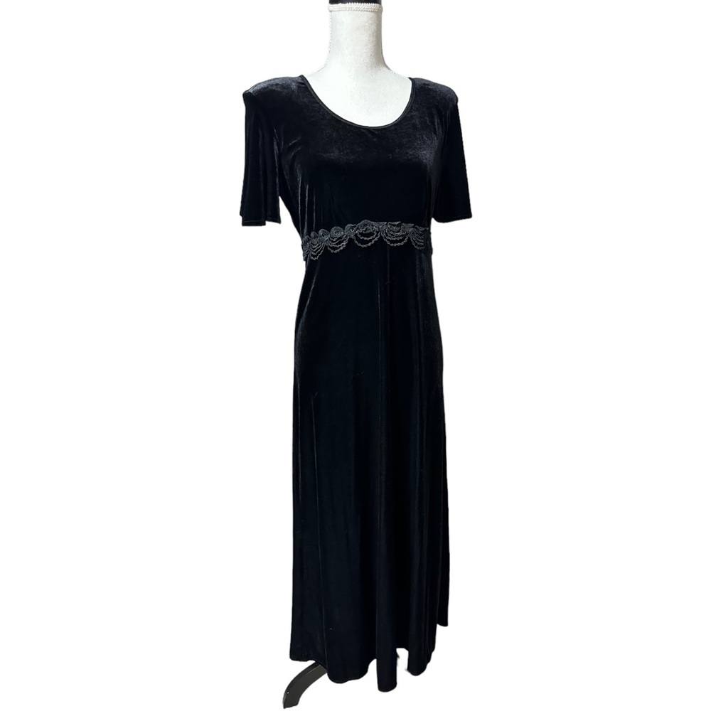 Romantic neo Victorian 1990s Goth prom dress